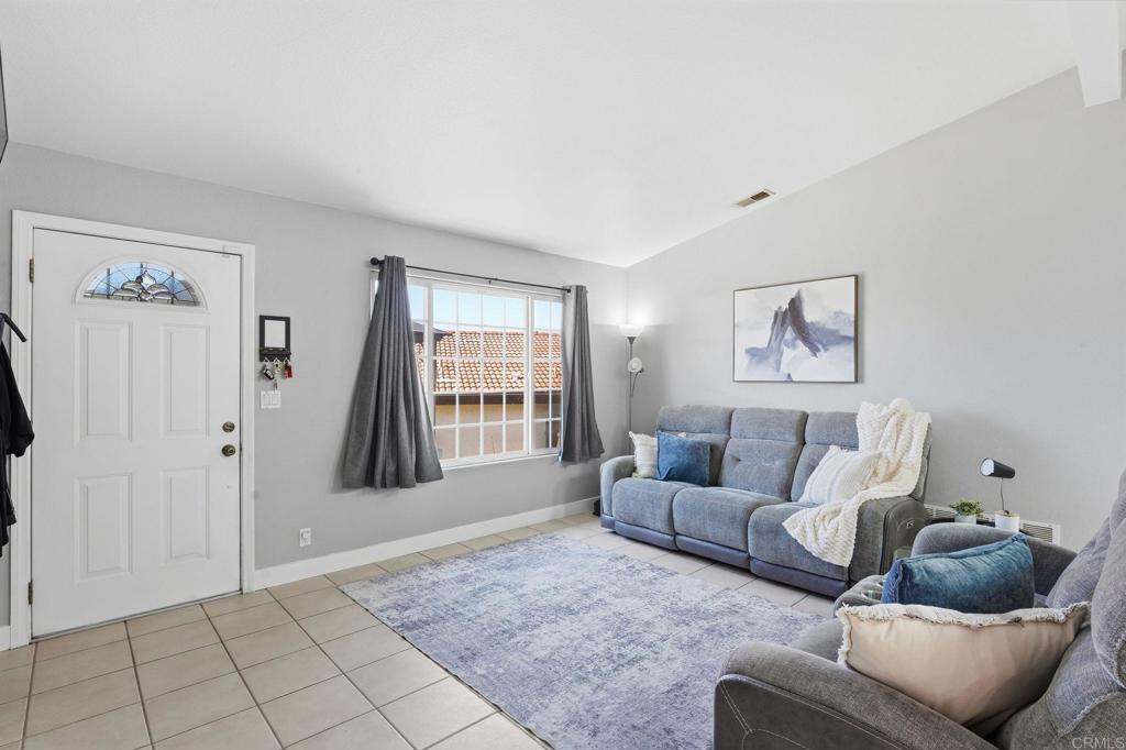 141 Belfast Escondido, CA 92027 - Photo 4 of 31