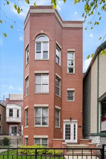 $599,000 | 3051 North Clifton Avenue, Unit 3, Chicago, IL 60657