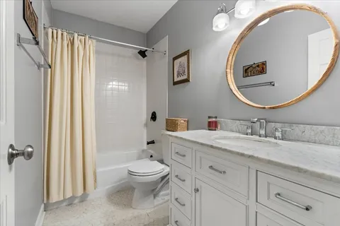 $599,000 | 3051 North Clifton Avenue, Unit 3, Chicago, IL 60657