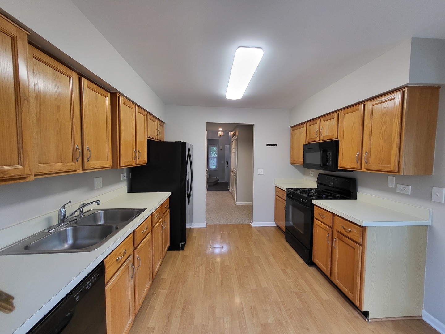 250 Spring Point Drive Carpentersville, IL 60110 - Photo 3 of 26