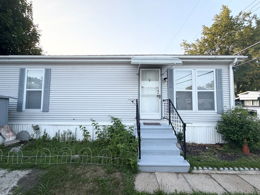 16 Mobile Home Way Springfield, MA 01119 - Photo 12 of 12 Gallery Image 12