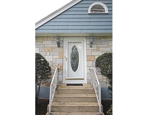 15 Fox Road Wakefield, MA 01880 - Photo 2 of 30 Gallery Image 2
