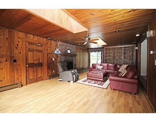 15 Fox Road Wakefield, MA 01880 - Photo 4 of 30 Gallery Image 4