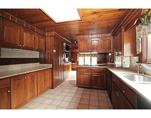 15 Fox Road Wakefield, MA 01880 - Photo 10 of 30 Gallery Image 10