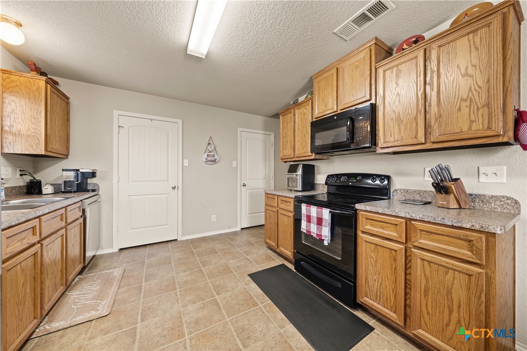 211 McCullough Loop Temple, TX 76502 - Photo 6 of 18