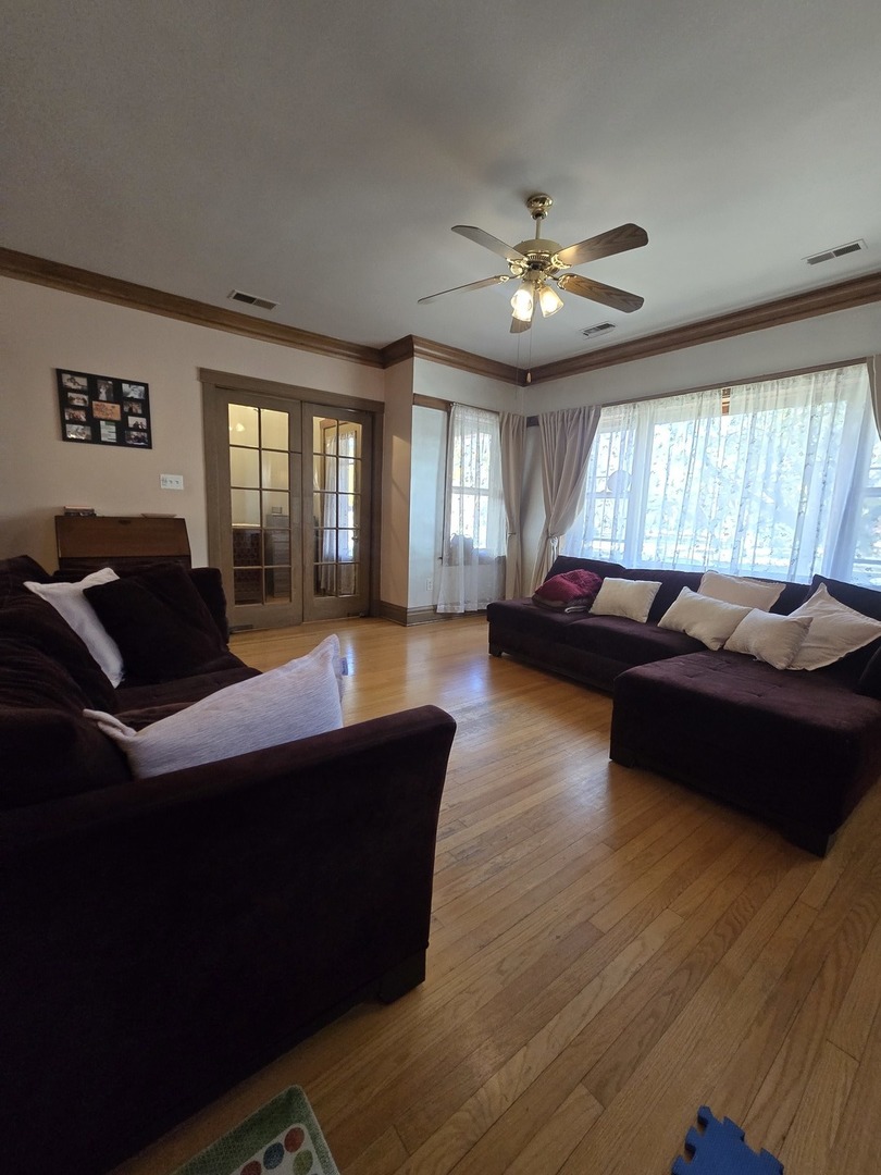 3032 Wisconsin Avenue Berwyn, IL 60402 - Photo 2 of 24