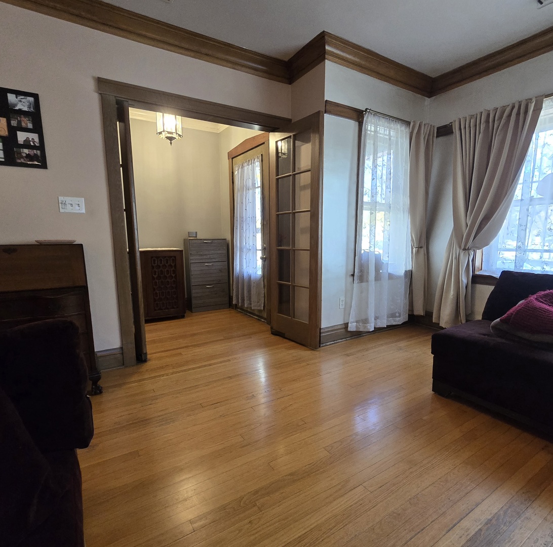 3032 Wisconsin Avenue Berwyn, IL 60402 - Photo 4 of 24