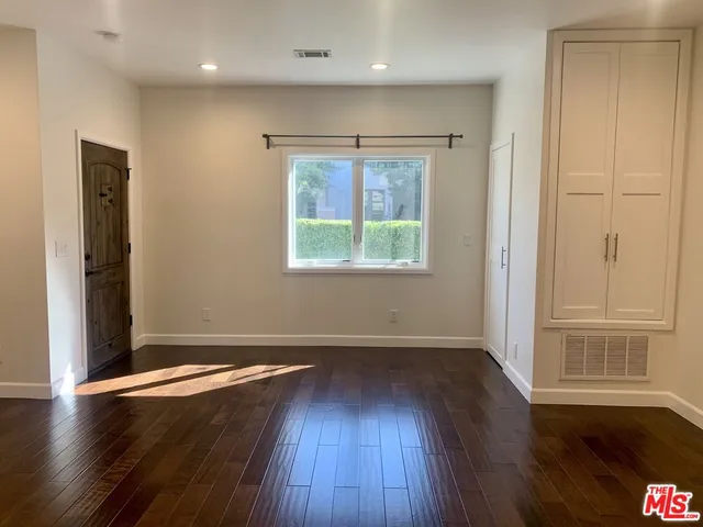 $3,500 | 1913 North Commonwealth Avenue, Los Angeles, CA 90027