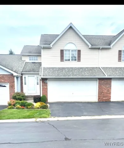 $1,950 | 32 North Hill Drive, West Seneca, NY 14224