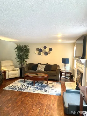 $1,950 | 32 North Hill Drive, West Seneca, NY 14224