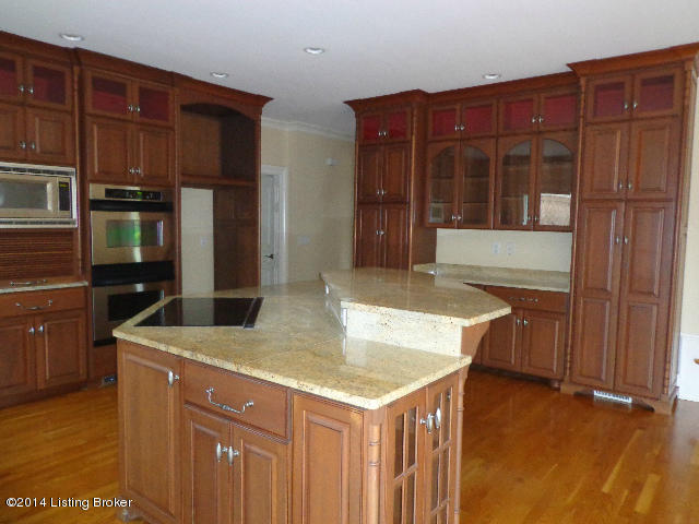 6510 Innisbrook Drive Prospect, KY 40059 - Photo 5 of 14 kitchen with breakfast bar/island