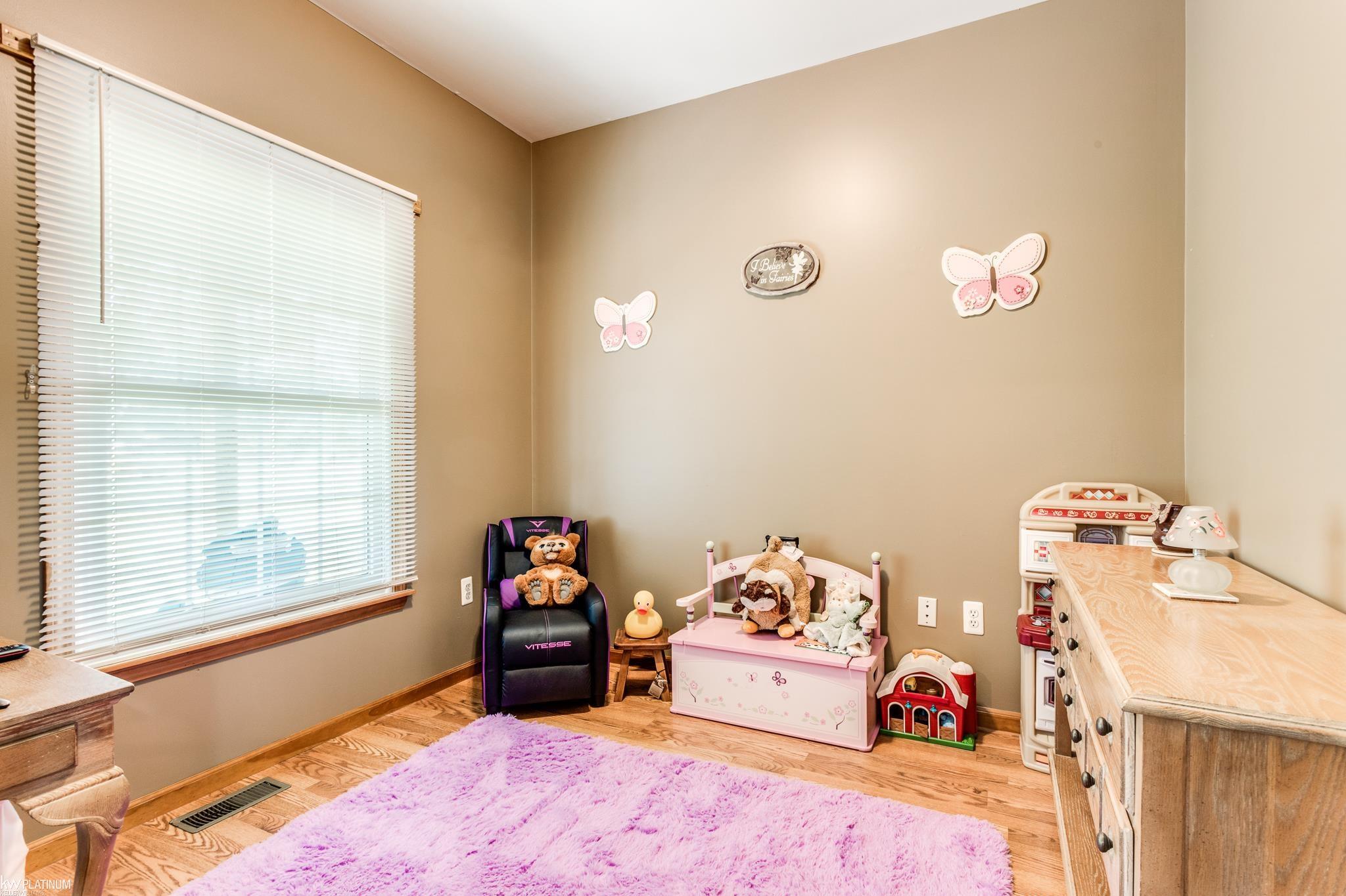 8066 Duquette Road Yale, MI 48097 - Photo 20 of 33 50092641-19.JPG