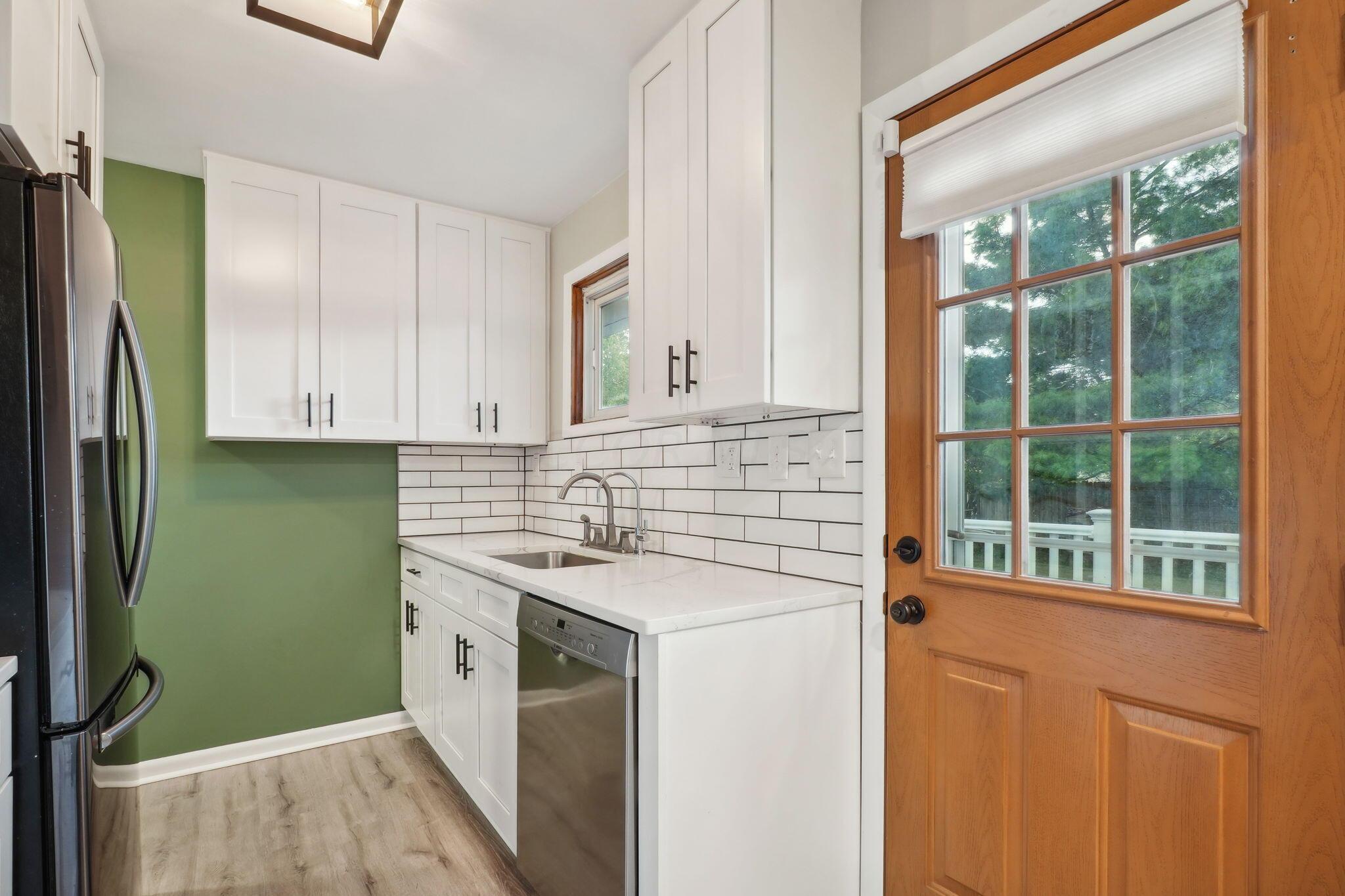 2483 Shrewsbury Road Columbus, OH 43221 - Photo 8 of 26 kitchen