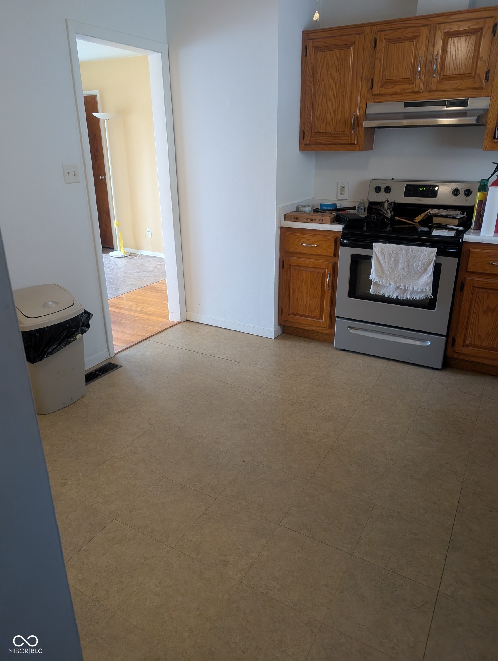 2905 Kentucky Avenue Columbus, IN 47201 - Photo 4 of 14