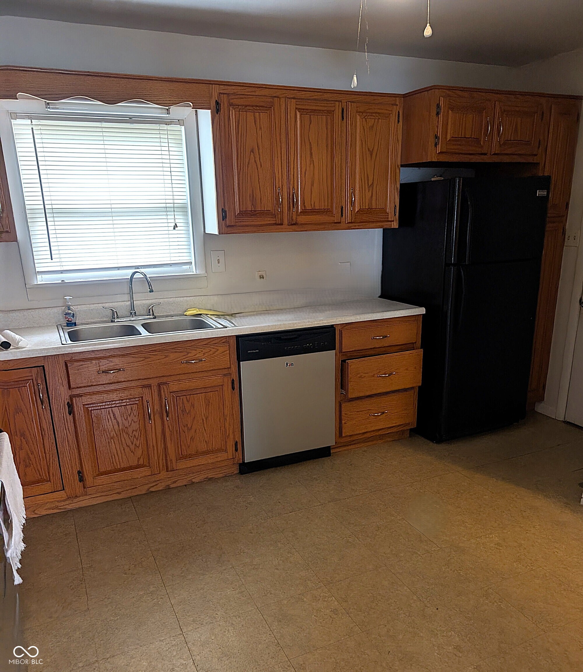 2905 Kentucky Avenue Columbus, IN 47201 - Photo 5 of 14