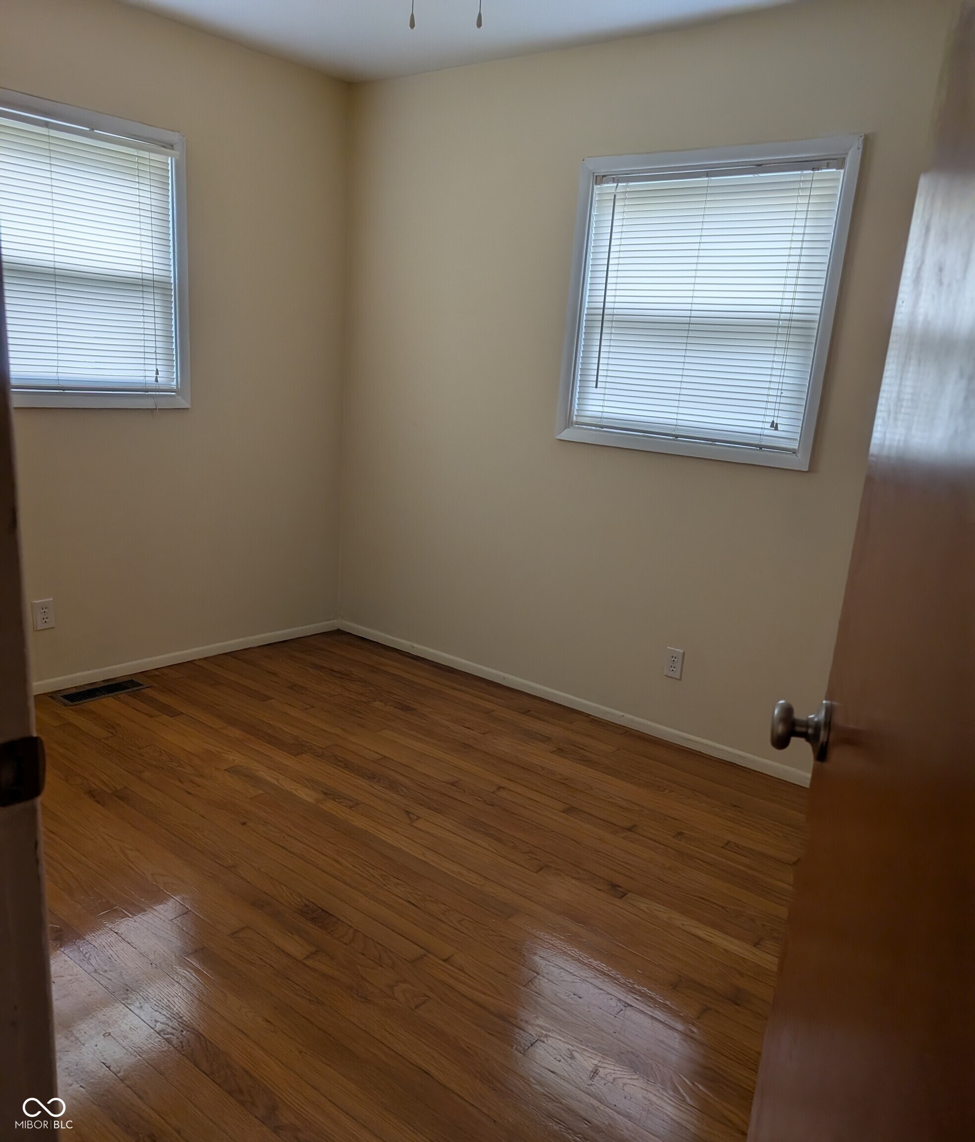 2905 Kentucky Avenue Columbus, IN 47201 - Photo 9 of 14