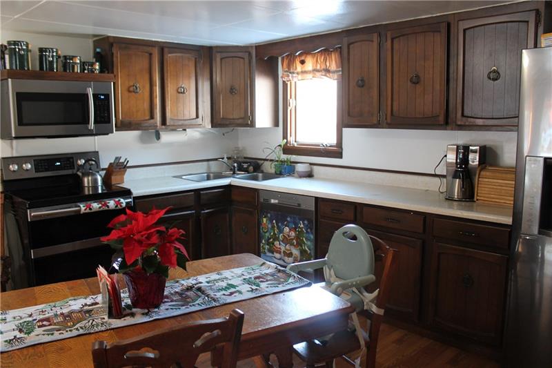 163 Porter Road Harrisville, PA 16038 - Photo 5 of 24 Gallery Image 5