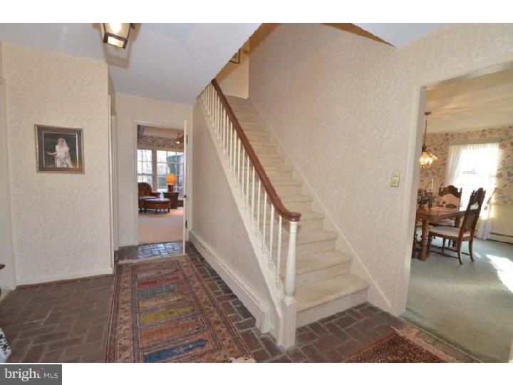 626 Knox Road Wayne, PA 19087 - Photo 3 of 20