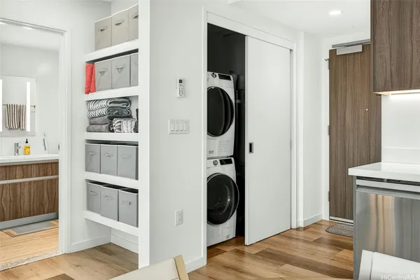 $4,000 | 1500 Rycroft Street, Unit 2005R, Honolulu, HI 96814
