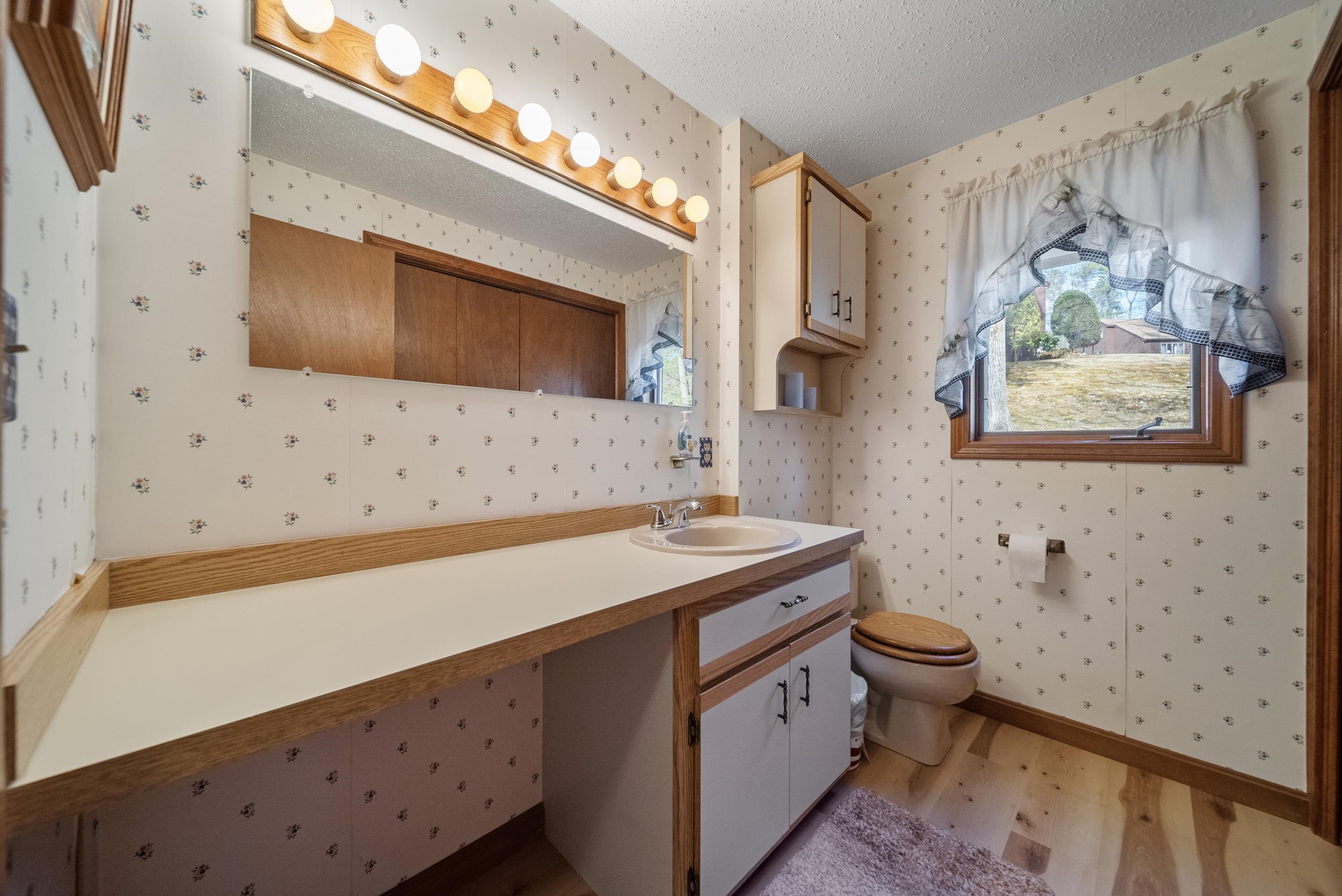 11 Gloucester Lane Nashua, NH 03063 - Photo 13 of 29