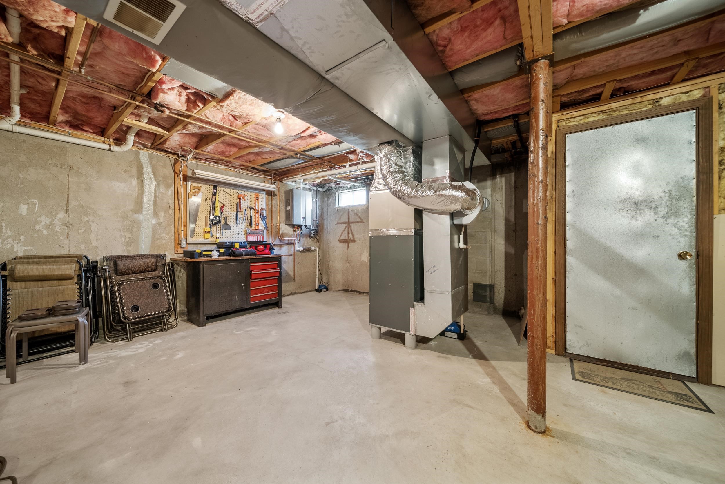 11 Gloucester Lane Nashua, NH 03063 - Photo 26 of 29