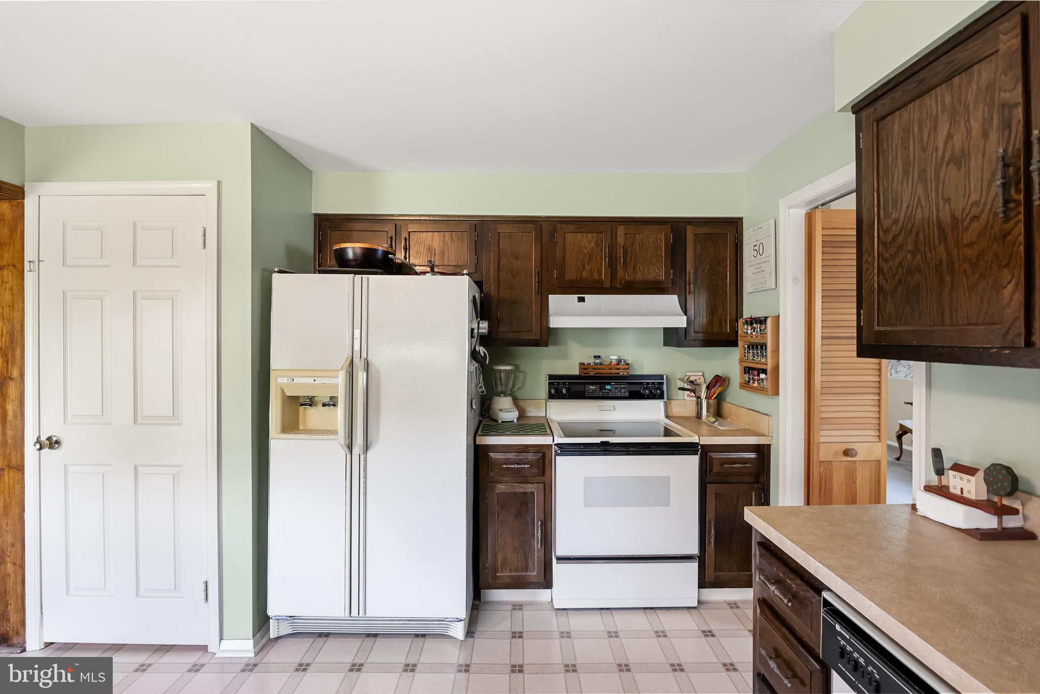 152 Coopers Kill Road Delran, NJ 08075 - Photo 8 of 24 Kitchen