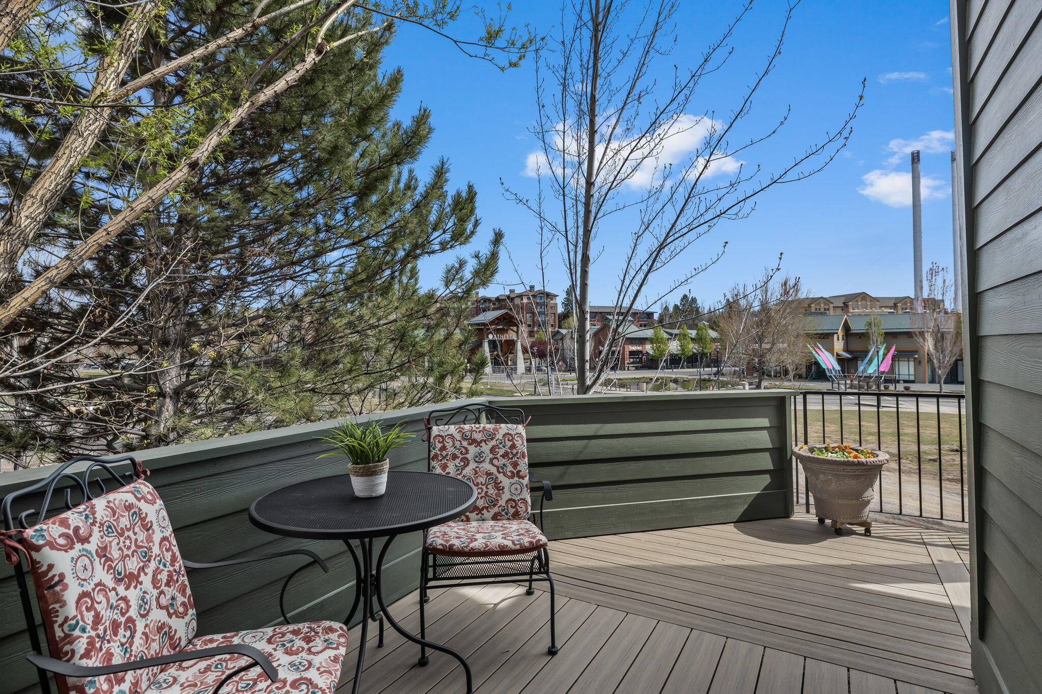 601 Southwest Otter Way Bend, OR 97702 - Photo 11 of 58