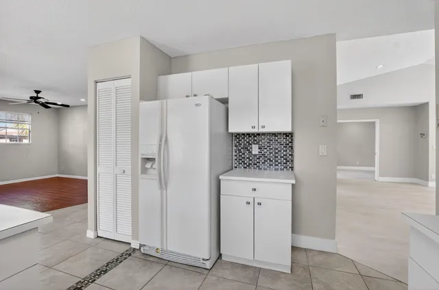 $4,000 | 6769 Montego Bay Boulevard, Unit F, Boca Raton, FL 33433