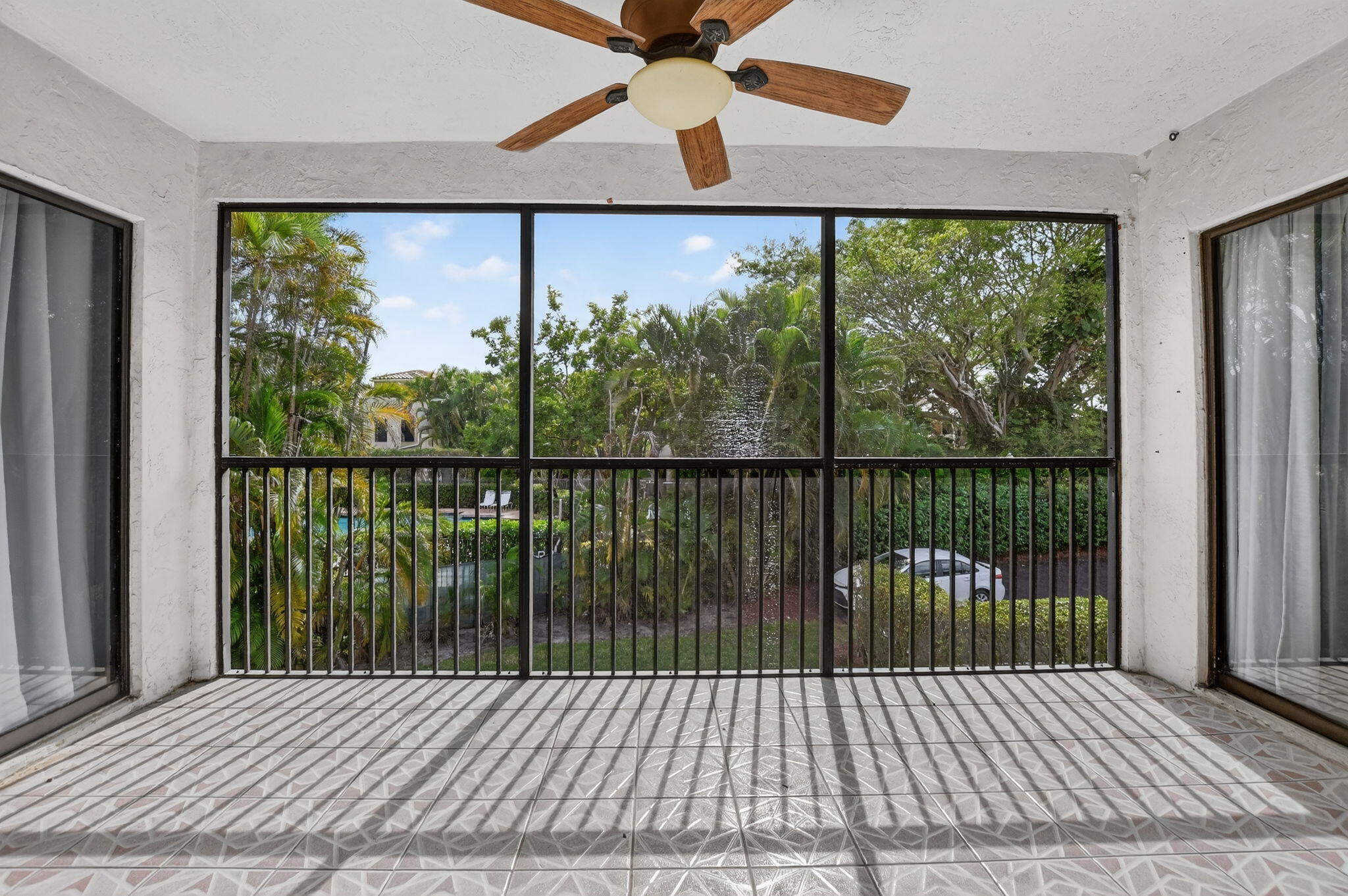 6769 Montego Bay Boulevard, Unit F Boca Raton, FL 33433 - Photo 32 of 35 32-web-or-mls-DSC_7145