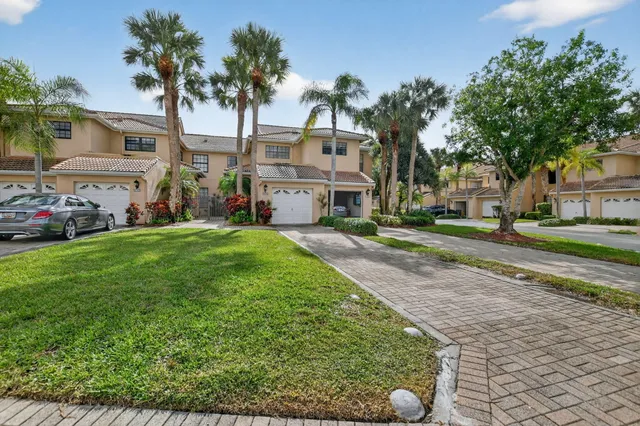 $4,000 | 6769 Montego Bay Boulevard, Unit F, Boca Raton, FL 33433