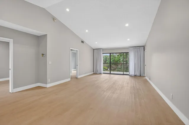 $4,000 | 6769 Montego Bay Boulevard, Unit F, Boca Raton, FL 33433