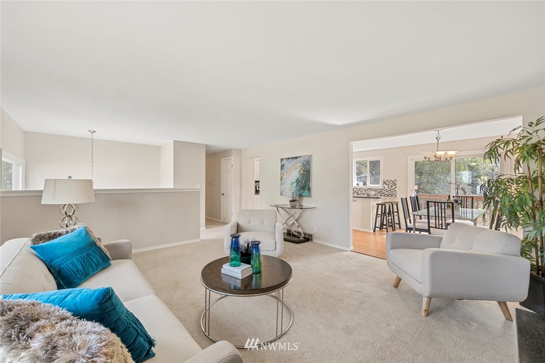 811 14th Way Southwest Edmonds, WA 98020 - Photo 2 of 26 Gallery Image 2