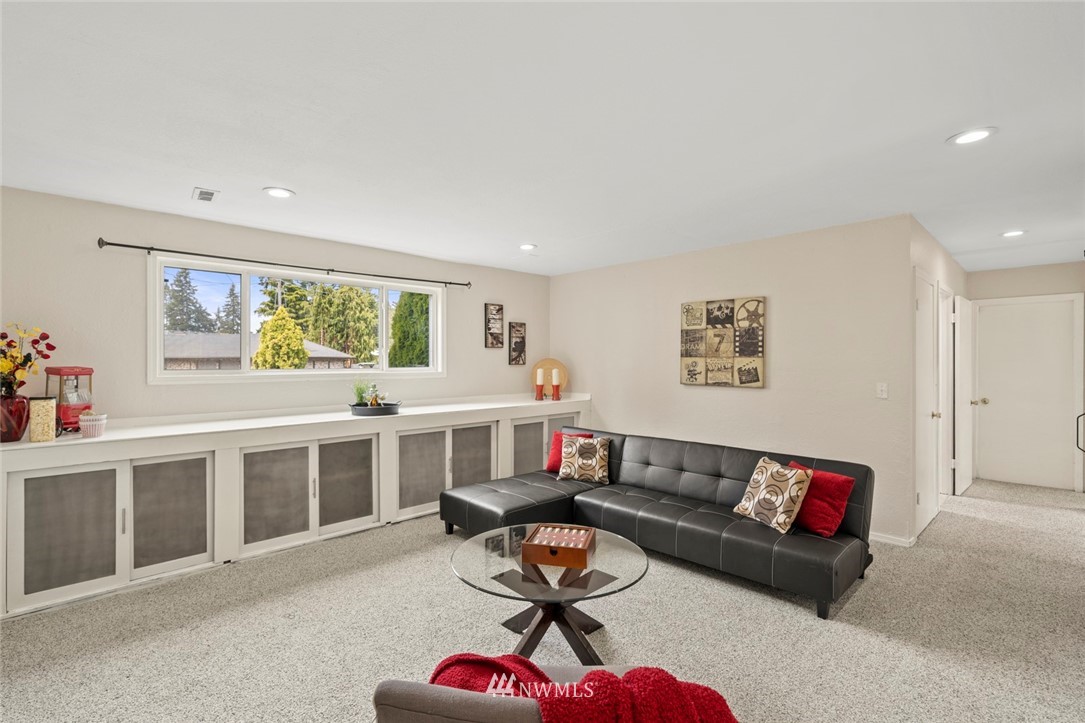 811 14th Way Southwest Edmonds, WA 98020 - Photo 19 of 26 Gallery Image 19
