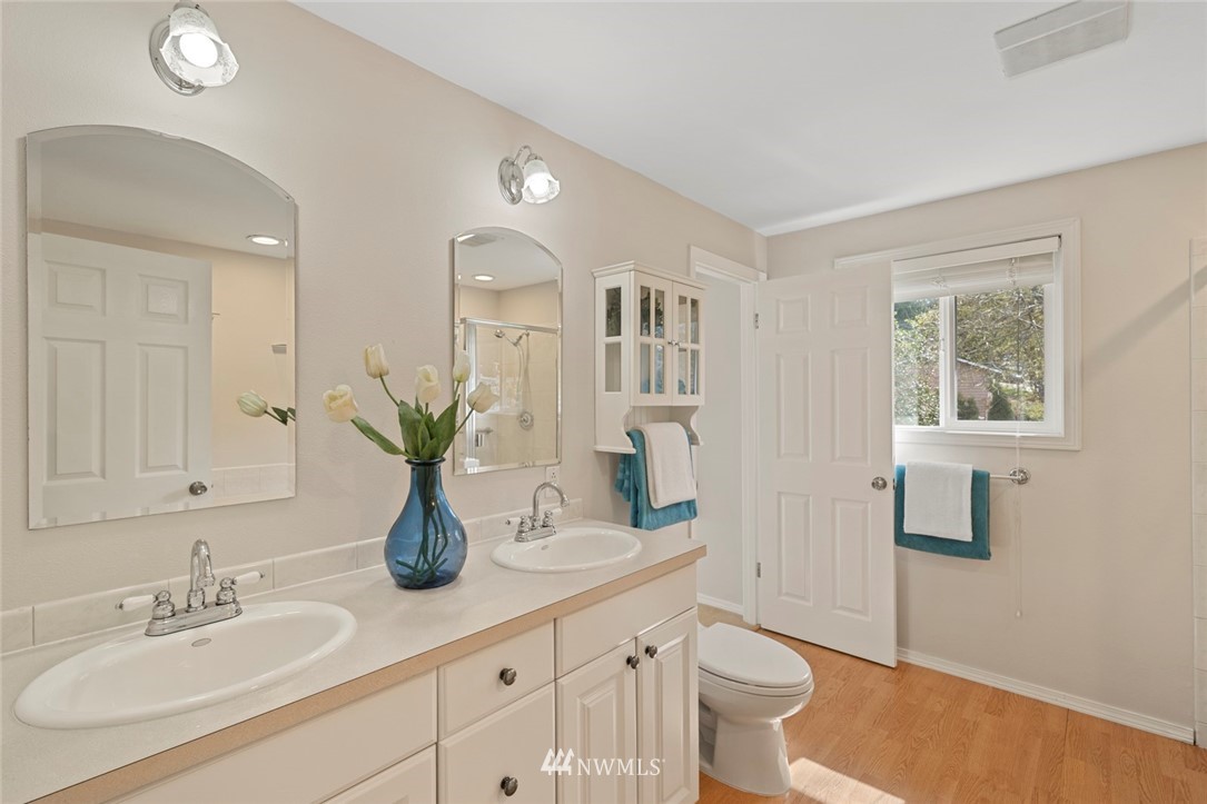 811 14th Way Southwest Edmonds, WA 98020 - Photo 9 of 26 Gallery Image 9