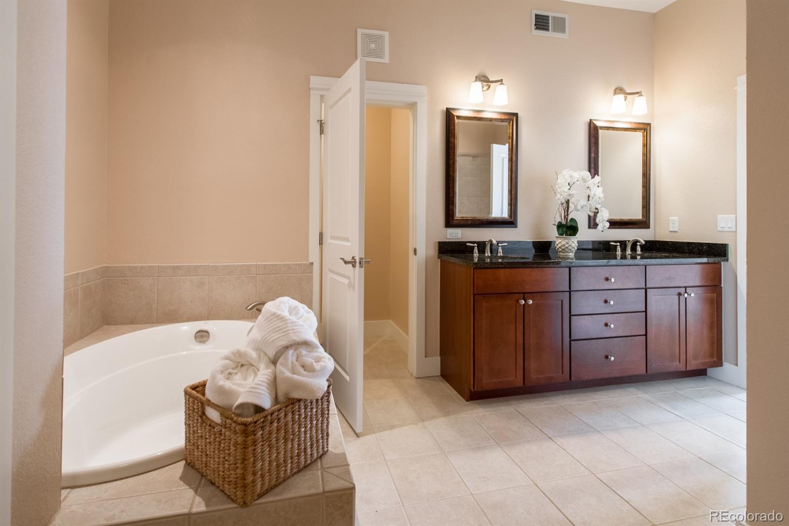 1275 Washington Avenue, Unit R305 Golden, CO 80401 - Photo 14 of 29 Gallery Image 14