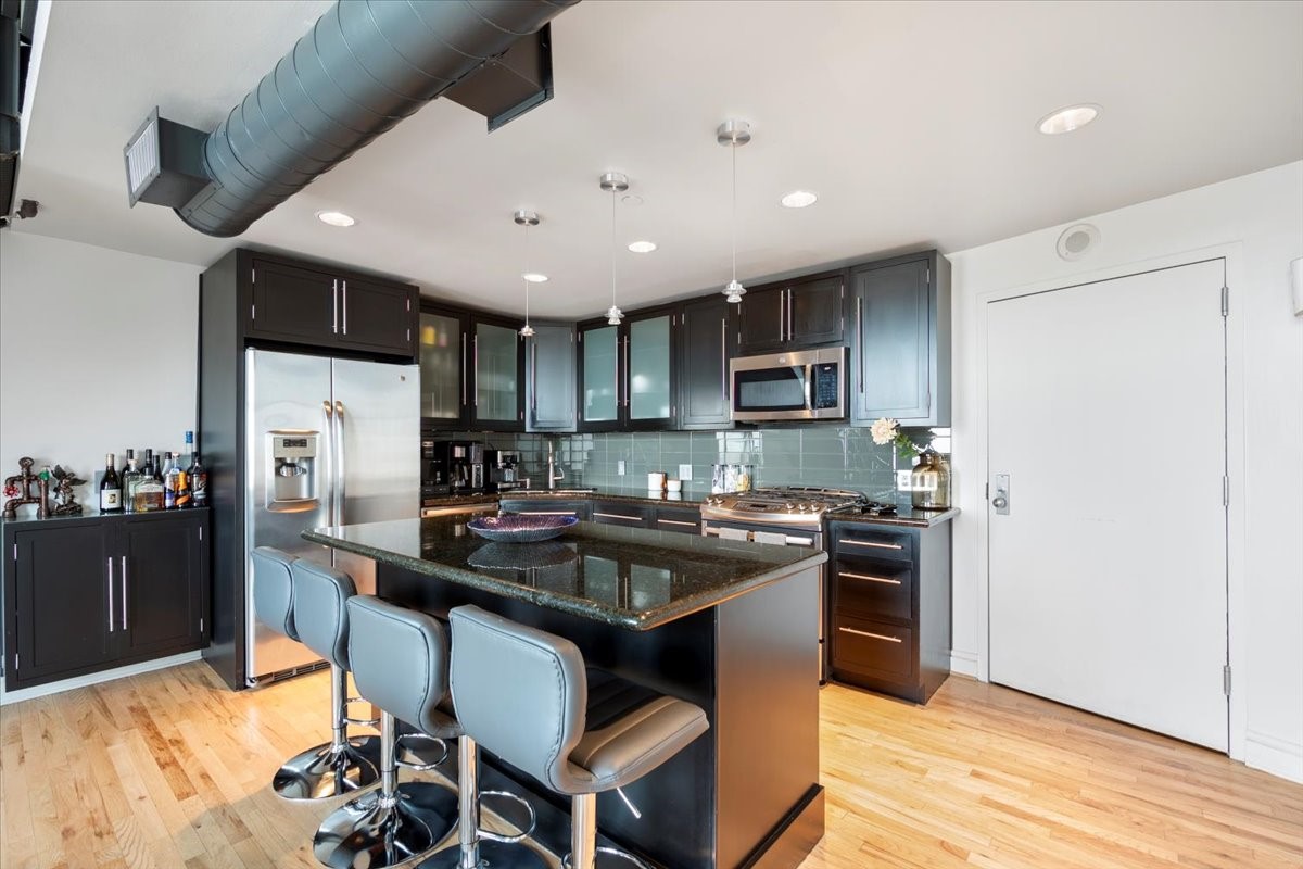 915 Franklin Street, Unit 9G Houston, TX 77002 - Photo 2 of 33