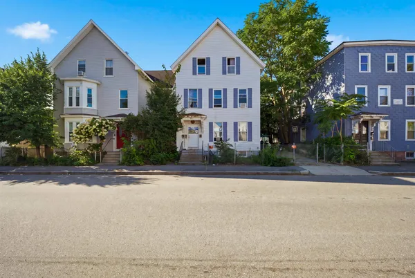 $624,900 | 201 Auburn Street, Manchester, NH 03103