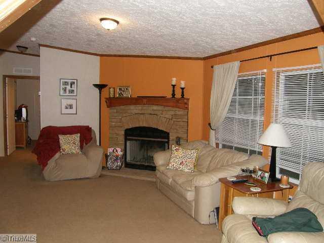 2253 Nebo Road Boonville, NC 27011 - Photo 6 of 9 Den/Family/Great Room.