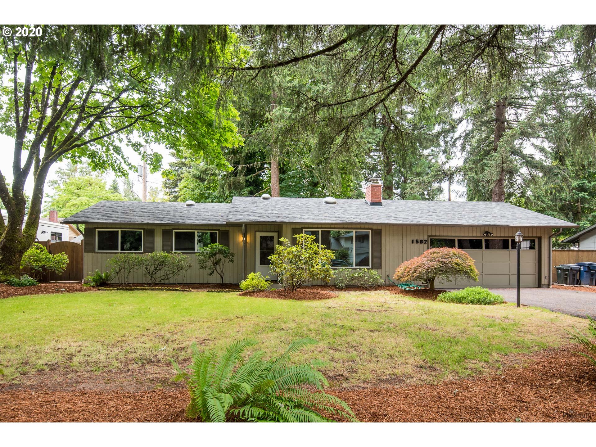 1582 Willagillespie Road Eugene, OR 97401 - Photo 1 of 32 Gallery Image 1