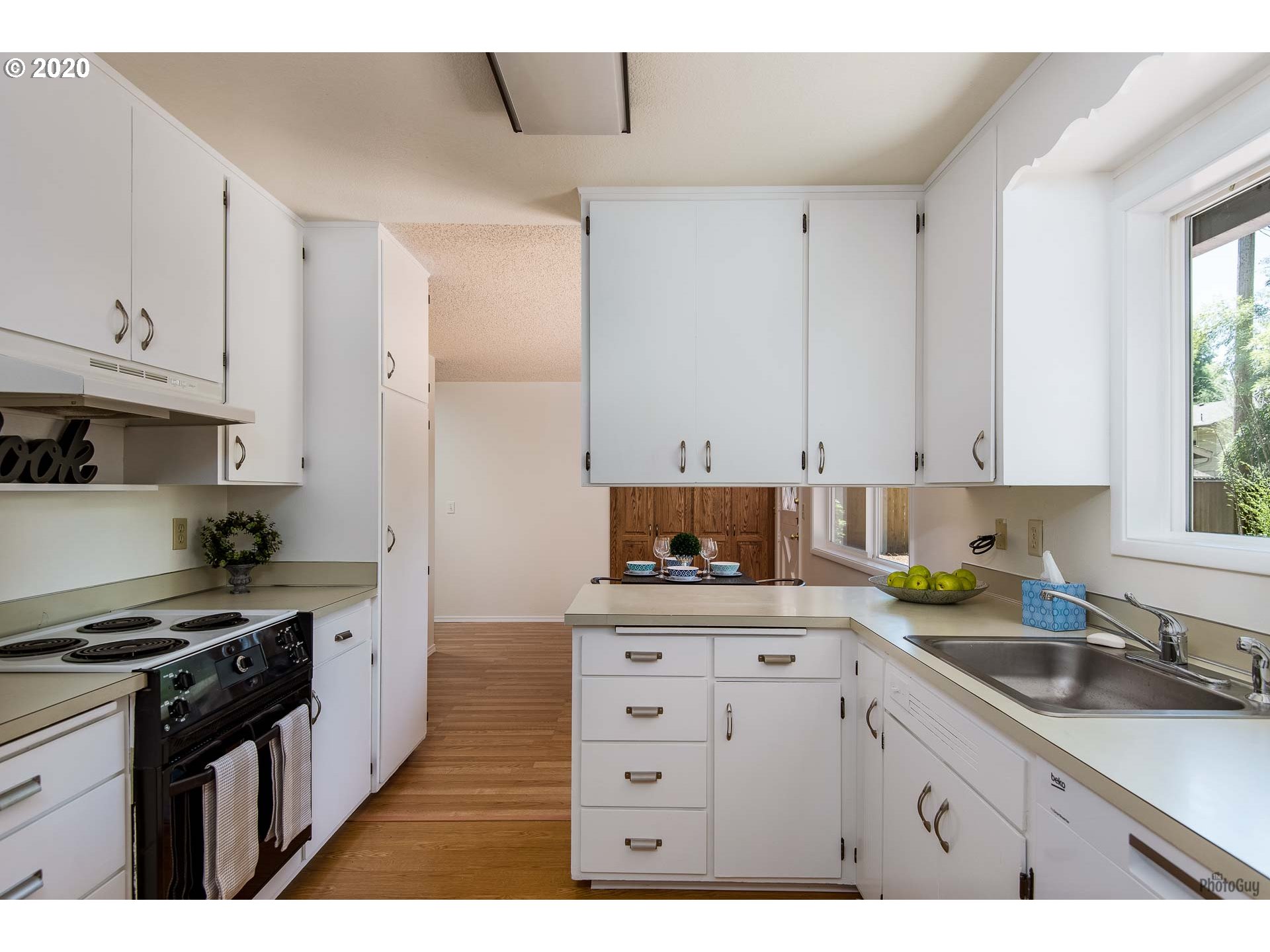 1582 Willagillespie Road Eugene, OR 97401 - Photo 11 of 32 Gallery Image 11