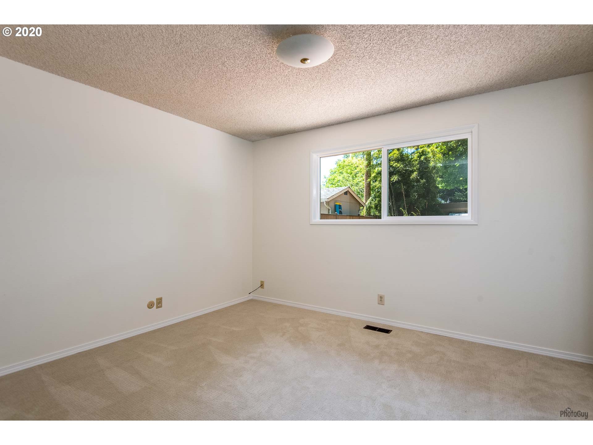 1582 Willagillespie Road Eugene, OR 97401 - Photo 26 of 32 Gallery Image 26