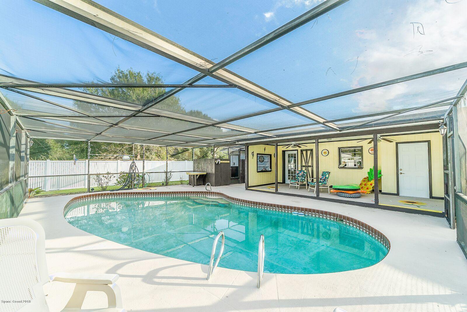 LLV POOL 10