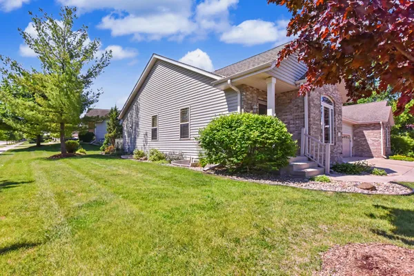 $399,900 | 124 Meehan Circle, West Bend, WI 53095