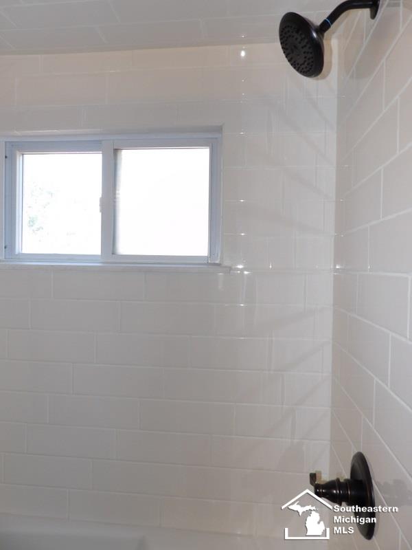 22128 Derby Road Woodhaven, MI 48183 - Photo 27 of 41