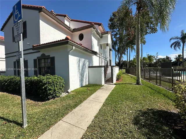 $3,000 | 501 Southwest 158th Terrace, Unit 204, Pembroke Pines, FL 33027