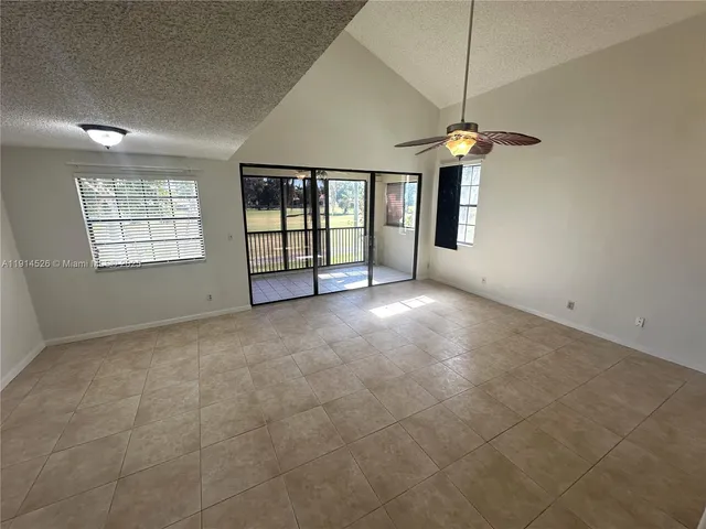 $3,000 | 501 Southwest 158th Terrace, Unit 204, Pembroke Pines, FL 33027
