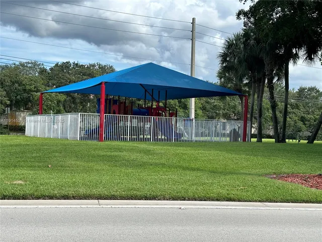 $3,000 | 501 Southwest 158th Terrace, Unit 204, Pembroke Pines, FL 33027