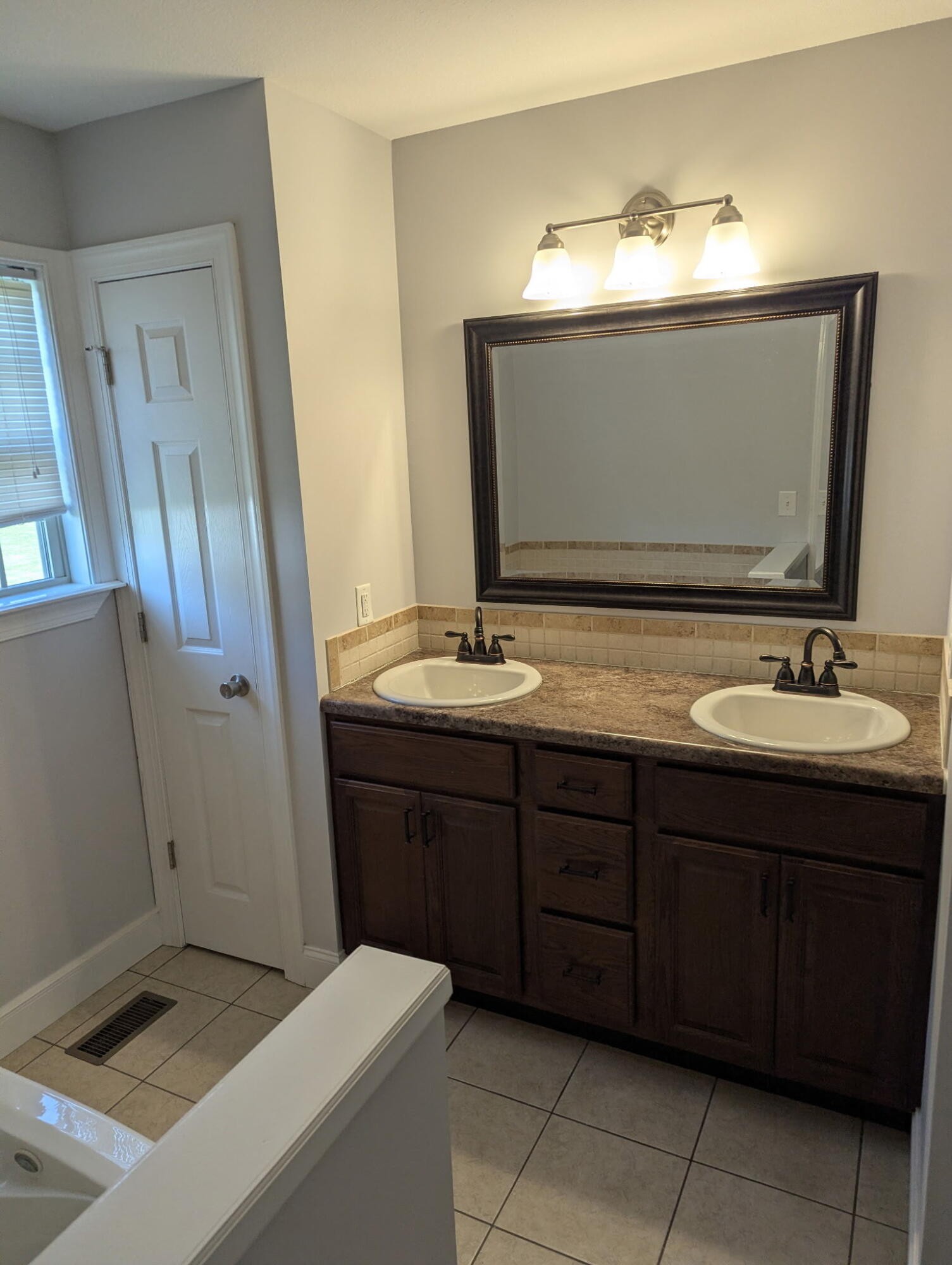 2505 Dry Valley Road Northeast Charleston, TN 37310 - Photo 10 of 30