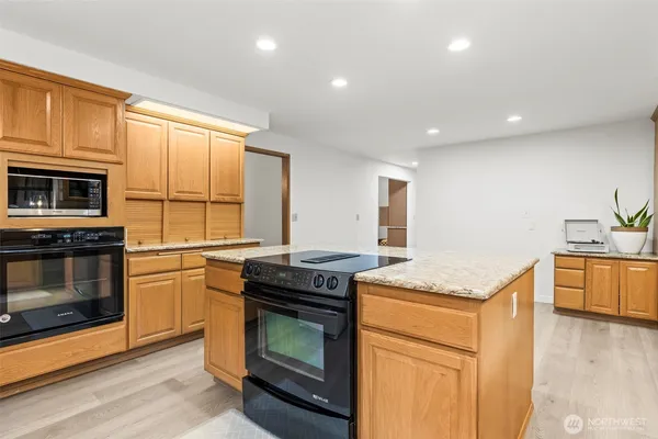 $1,499,950 | 13724 96th Avenue East, Puyallup, WA 98373