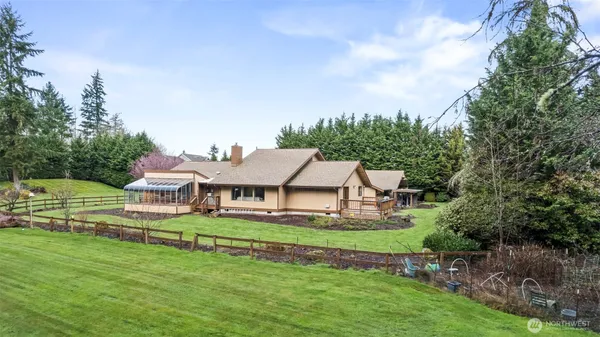$1,499,950 | 13724 96th Avenue East, Puyallup, WA 98373